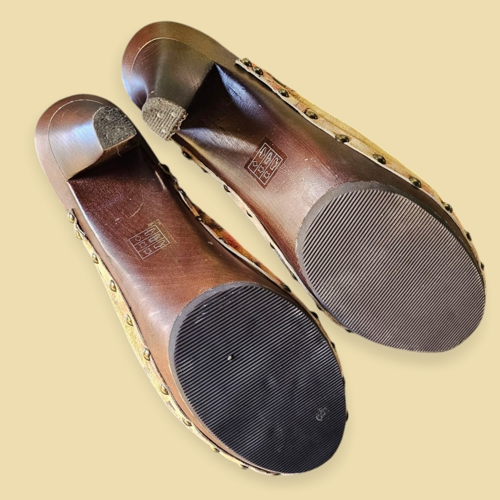Pelle Moda Floral Print Leather Clogs in Pastel Pink and Tan - Picture 5 of 12